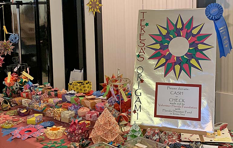 [Boxes, Stars, and Wreaths at December 2022 Craft Fair]