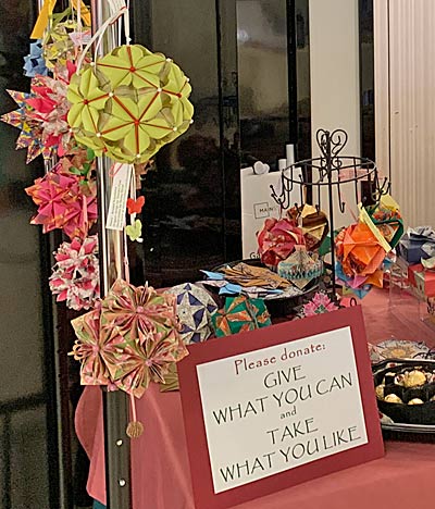 [Kusudama at December 2022 Craft Fair]