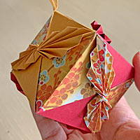 Fan-Fold Cube