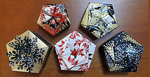 [Non-Modular Pentagonal Origami Boxes]